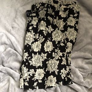 Brandy Melville Floral Flared Pants ✨